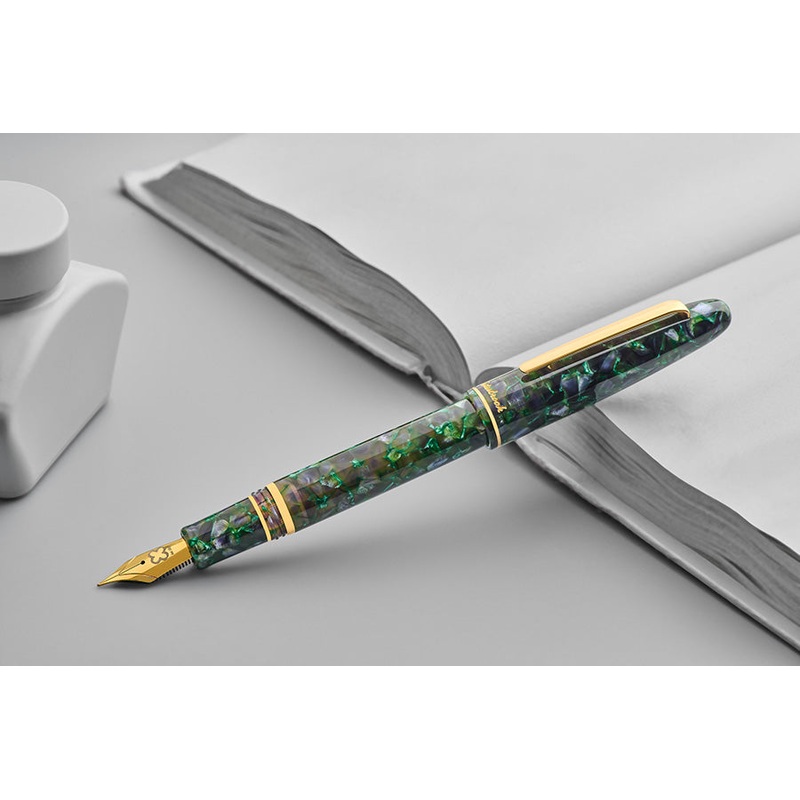 Estie – Jurassic / Gold – Fude