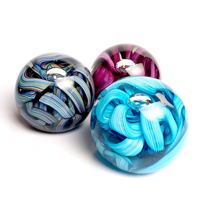 Hudson Glass Handblown Glass Ribbon Paperweight Gatapente