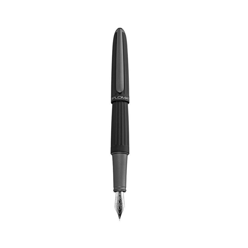 Diplomat Aero Fountain Pen, Black – M (Medium Nib)