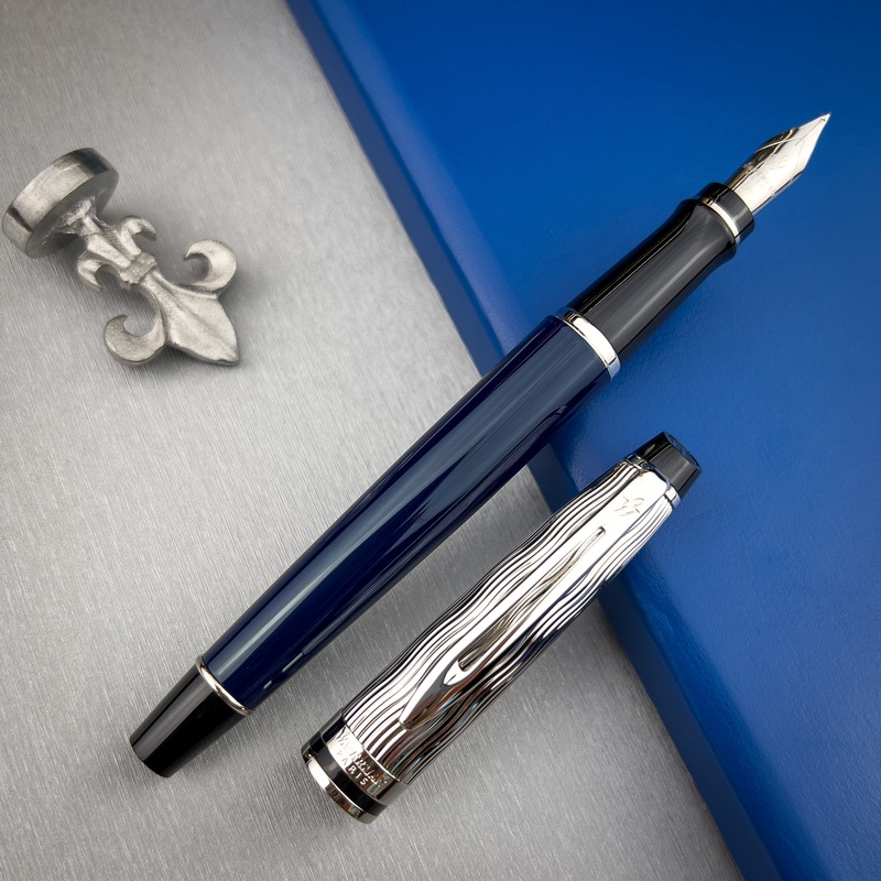 Waterman Expert Fountain Pen – L’essence du Bleu (Special Edition) Fine