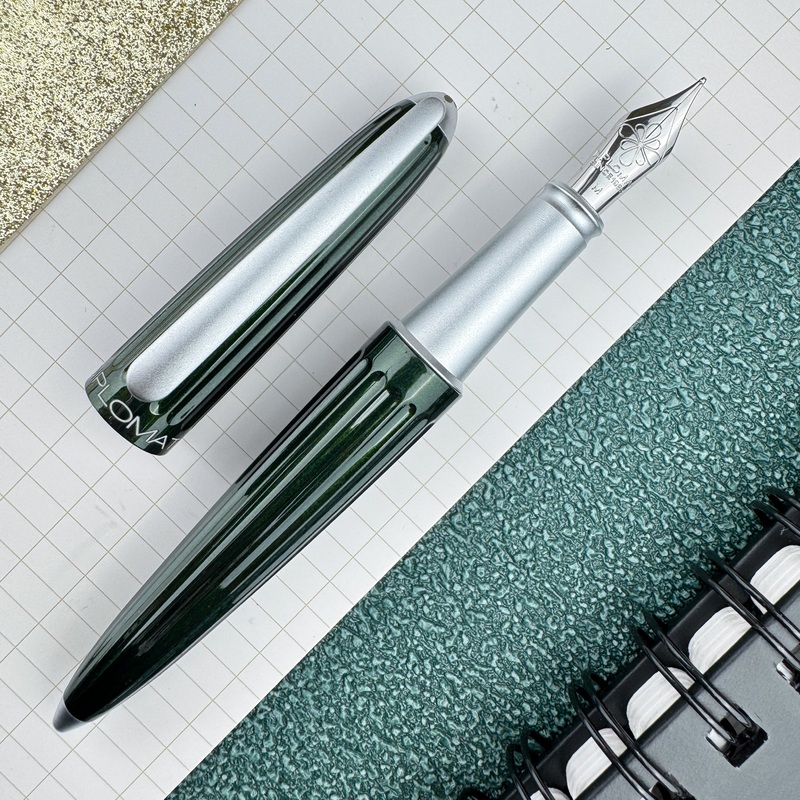 Diplomat Aero Fountain Pen – Evergreen