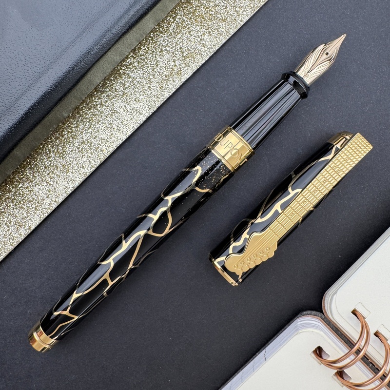 S.T. Dupont Fender Line D Large Fountain Pen – Black