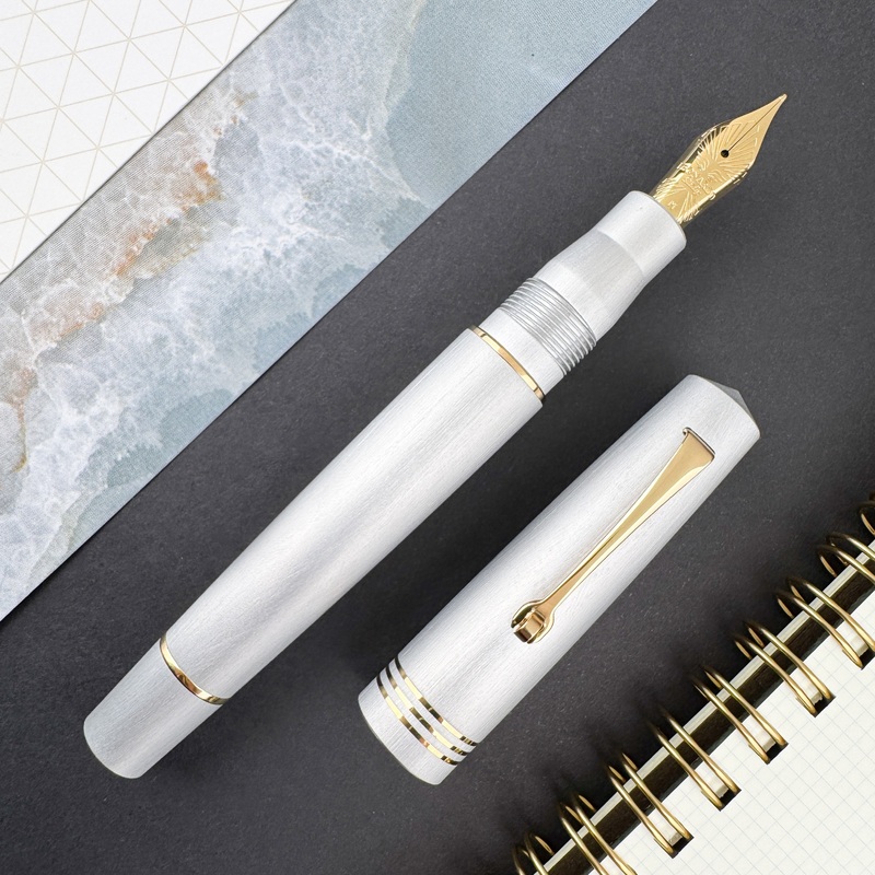 Leonardo Momento Zero Fountain Pen – Aluminia w/ Gold (Limited Edition)