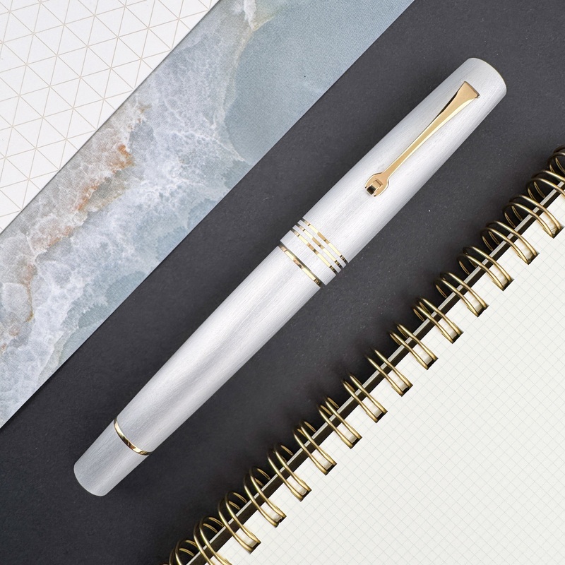Leonardo Momento Zero Rollerball Pen – Aluminia w/ Gold (Limited Edition)