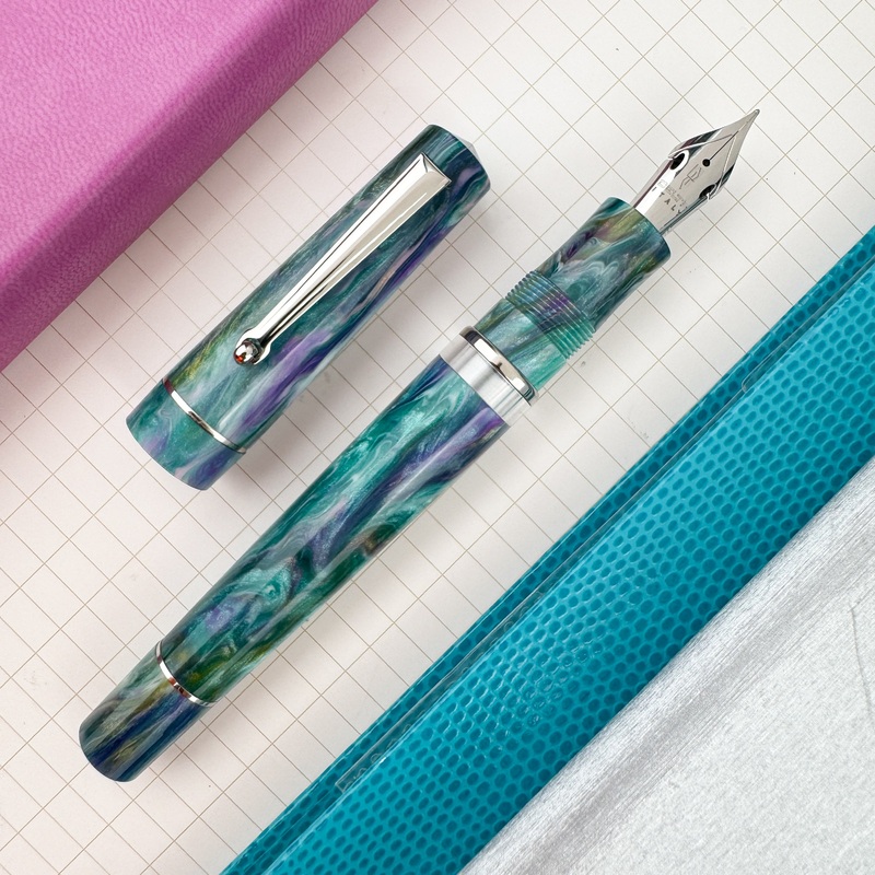 Delta Duna Fountain Pen – Water Lily (Atlas Exclusive)