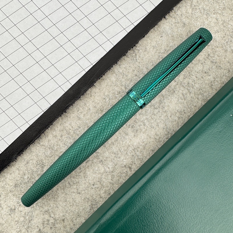 Diplomat Viper Rollerball Pen – Green
