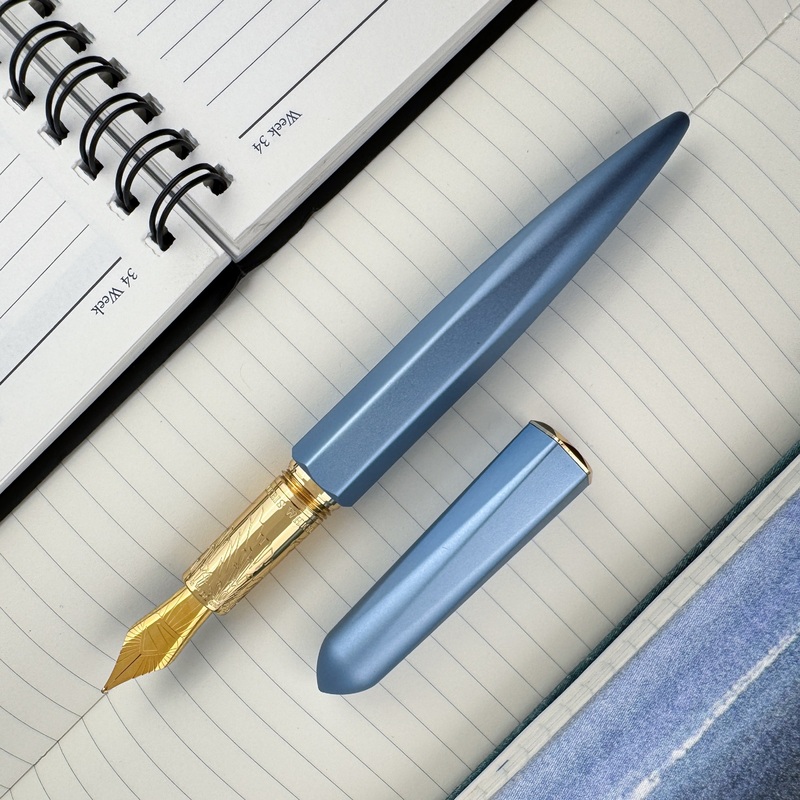 Ferris Wheel Press Superman Fountain Pen Set – Fortress of Solitude (Special Edition)