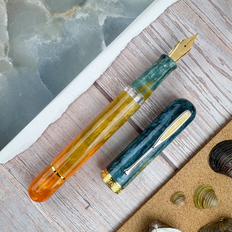 Nahvalur (Narwhal) Voyage Hawaii Fountain Pen (Special Edition)