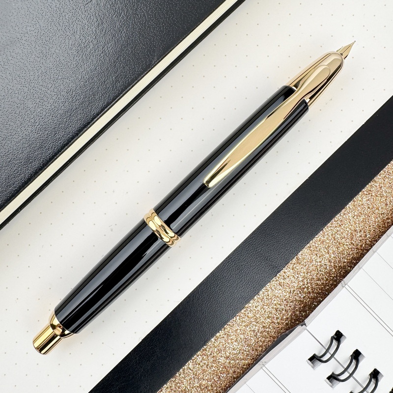Pilot Vanishing Point Fountain Pen – Black w/ Gold
