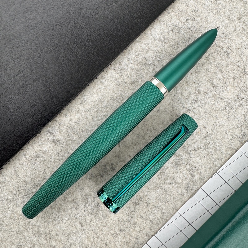 Diplomat Viper Fountain Pen – Green