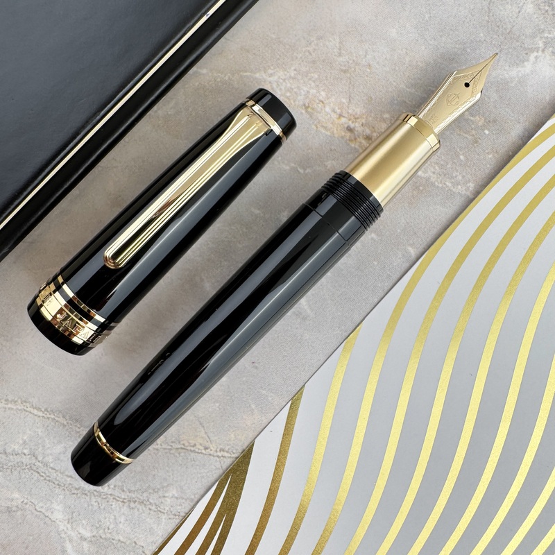 Sailor Pro Gear Fountain Pen – Roppongi Gold (Limited Edition)
