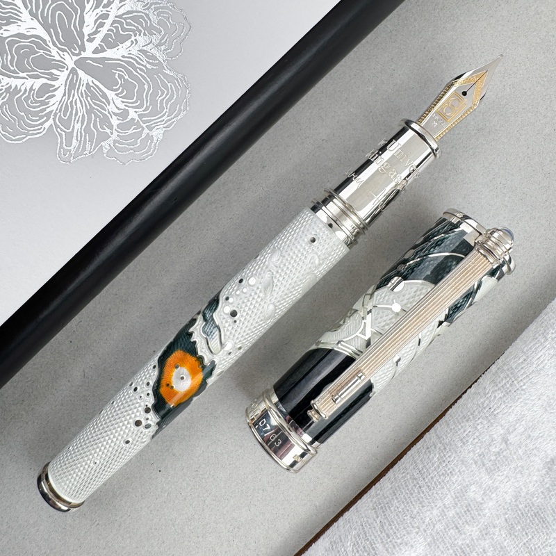 David Oscarson Edwin Hubble Fountain Pen – White (Limited Edition #07/63)