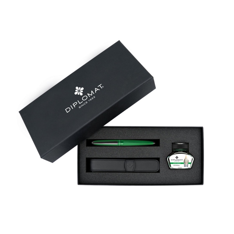 Diplomat Aero Fountain Pen Gift Set, Green Extra Fine