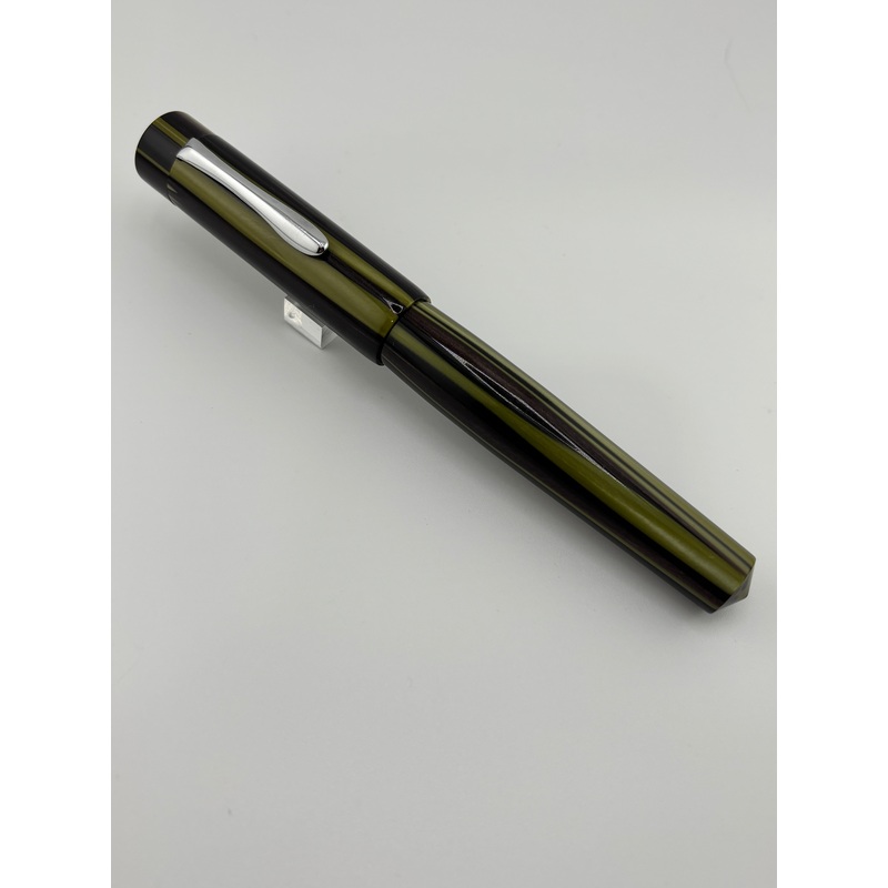 Ranga Pen huge Pen Lime and Black resin NICE  – Fine nib – Fountain Pen