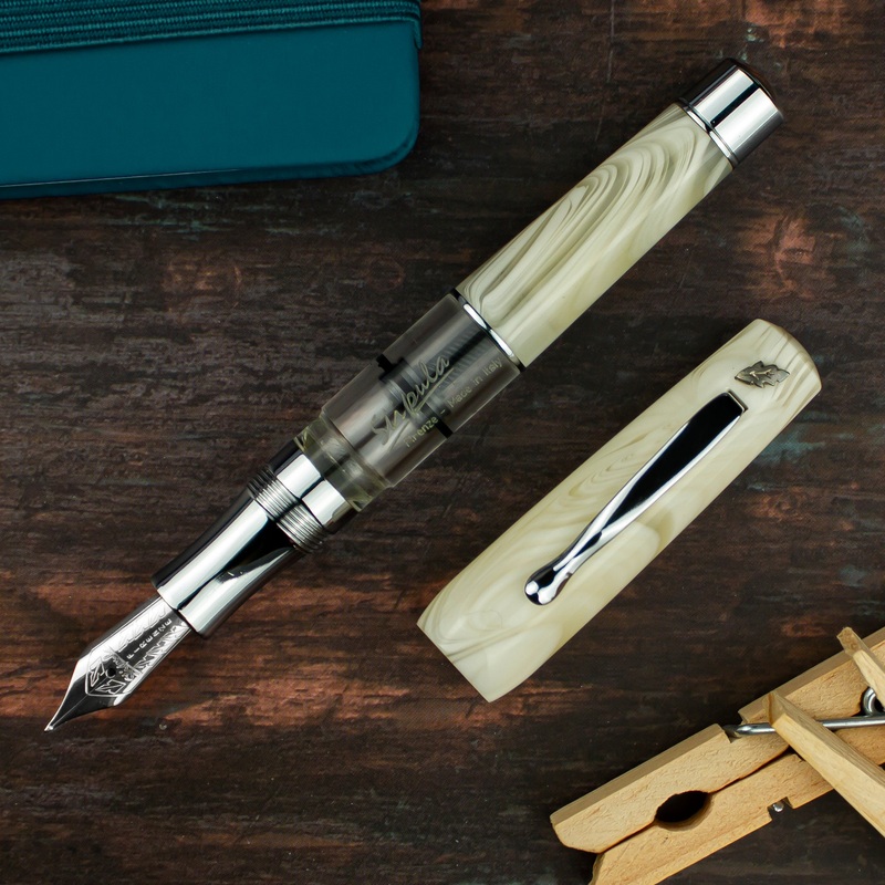 Stipula La Ventidue 22 Notturno Fountain Pen, Avorio White Fine