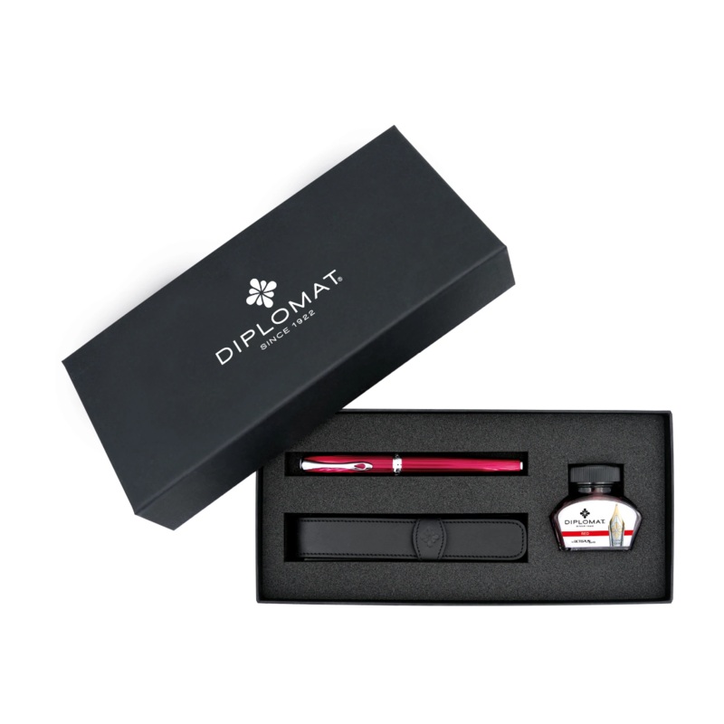 Diplomat Excellence A2 Fountain Pen Gift Set, Skyline Red Extra Fine