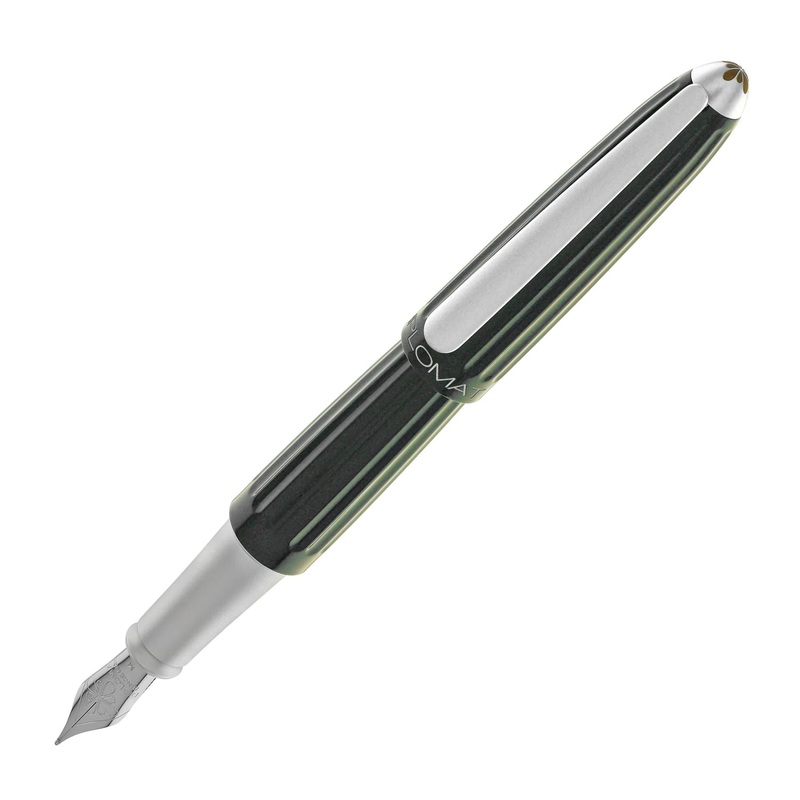 Diplomat Aero Fountain Pen in Evergreen Broad