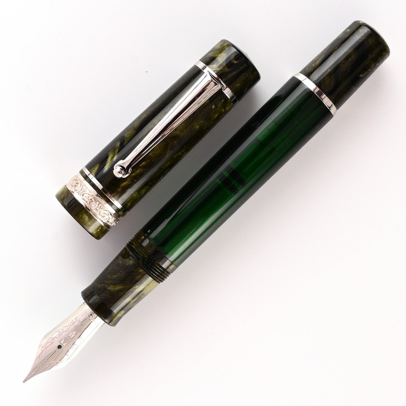 Delta Mid Size Plus Limited Edition No.8 Fountain Pen – Royal Green CT