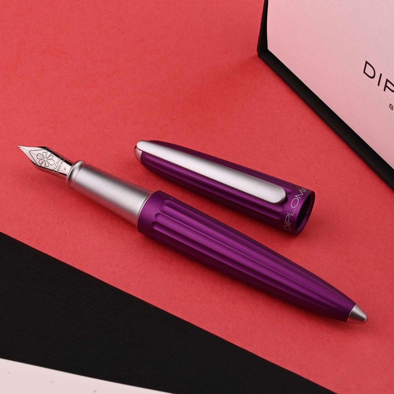 Diplomat Aero Fountain Pen – Violet