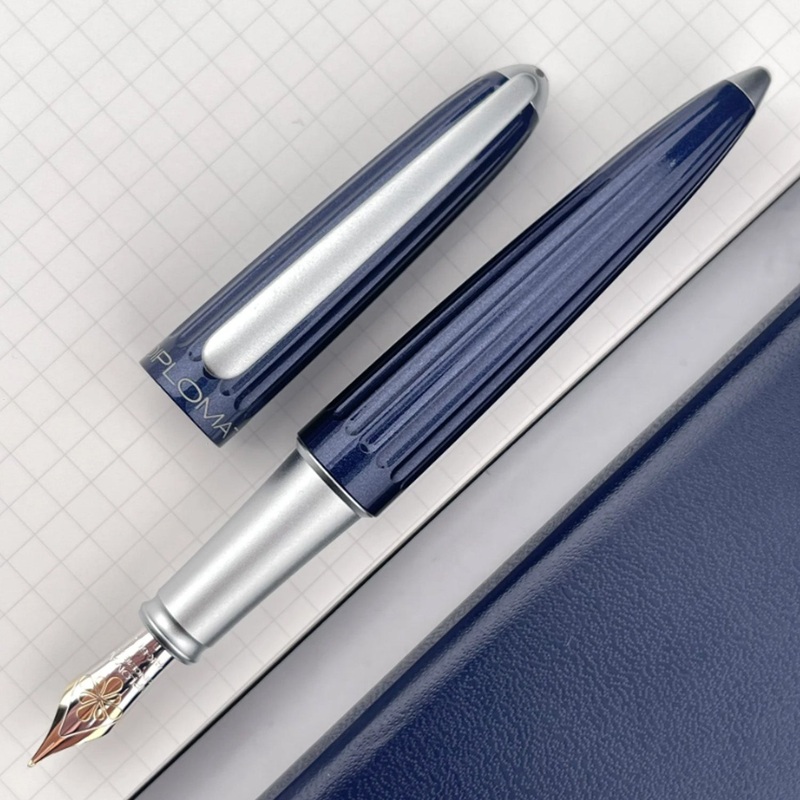 Diplomat Aero 14K Gold Fountain Pen – Midnight Blue