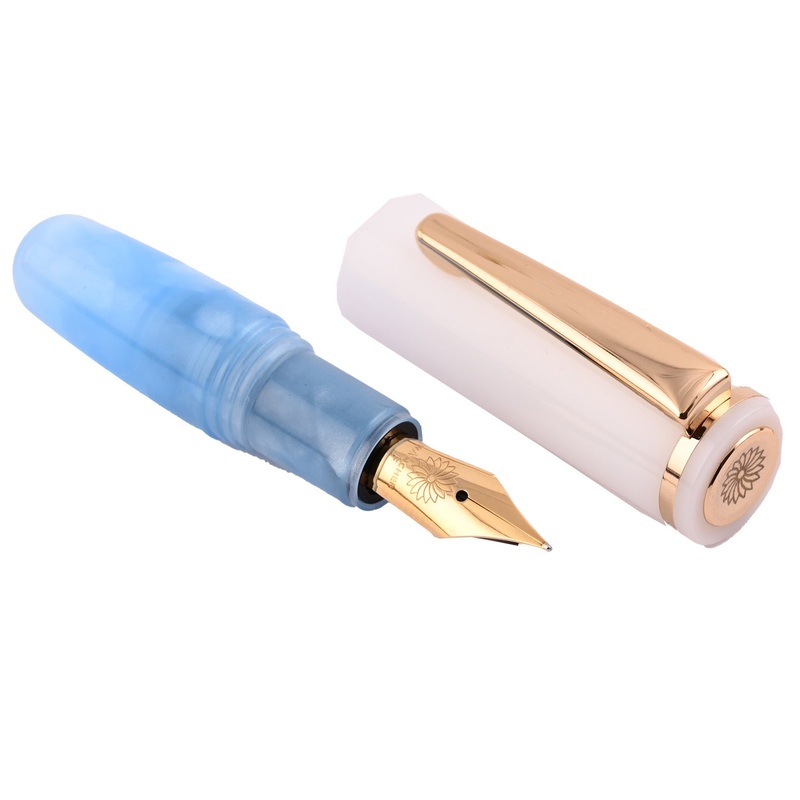 Wancher PuChiCo Fountain Pen – Arctic Blue GT