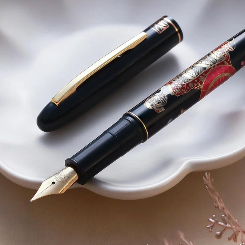 Wancher x Kuretake Kindai Maki-e Fountain Pen – Hana Maiko GT