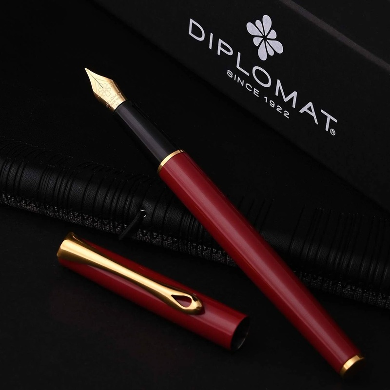Diplomat Traveller Fountain Pen – Dark Red
