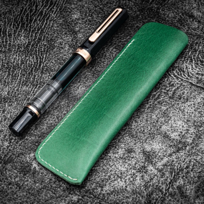 Galen Leather Single Fountain Pen Sleeve – Green