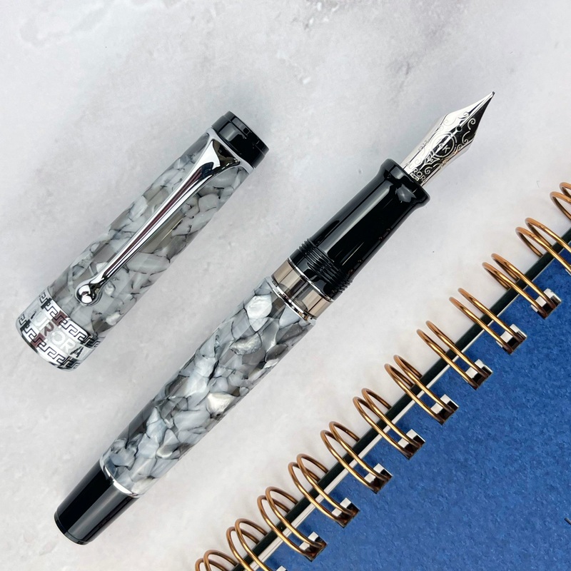 Aurora Optima Auroloide Fountain Pen – Nero Perla (Doorbuster)