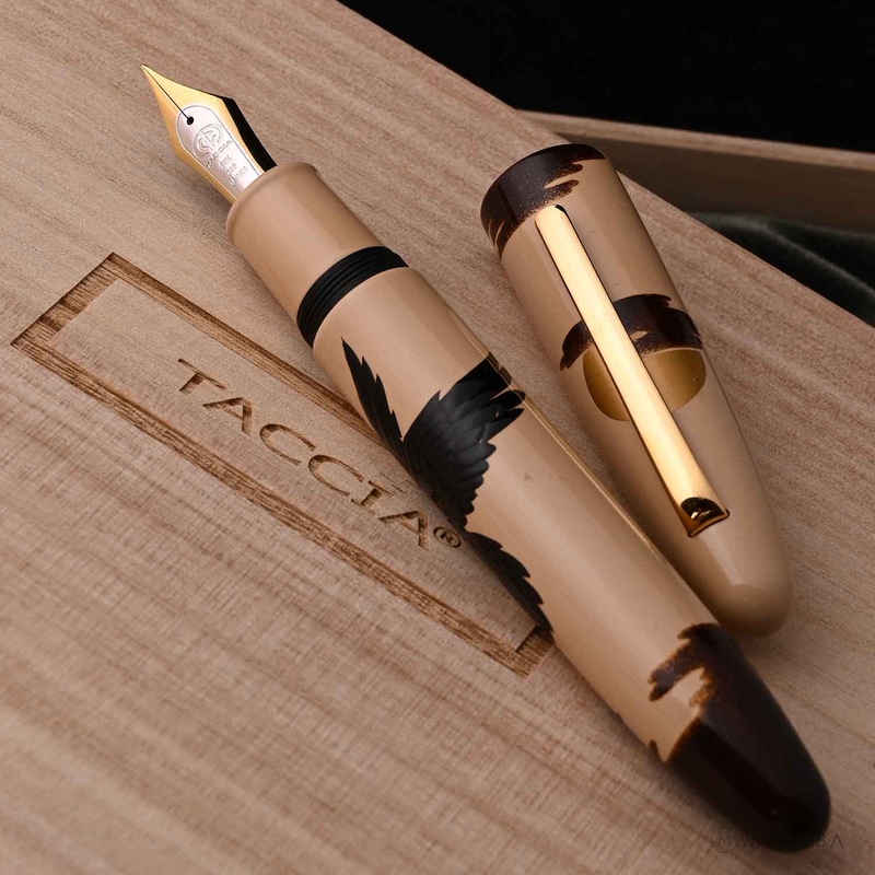 Taccia Maki-e Shadow Fountain Pen – Mythological Big Crow & Sun (Limited Edition) Broad