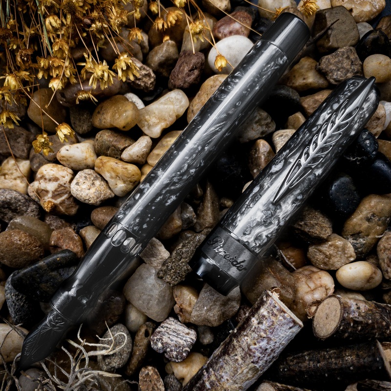 Pineider La Grande Bellezza Rocco Fountain Pen, Grey Extra Fine