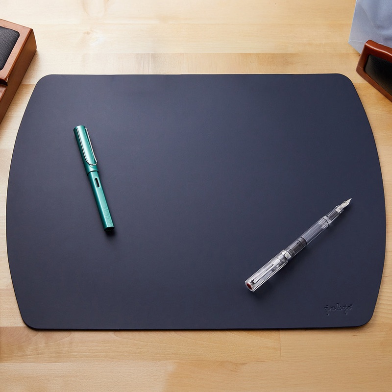 Girologio Writing Mat – Navy