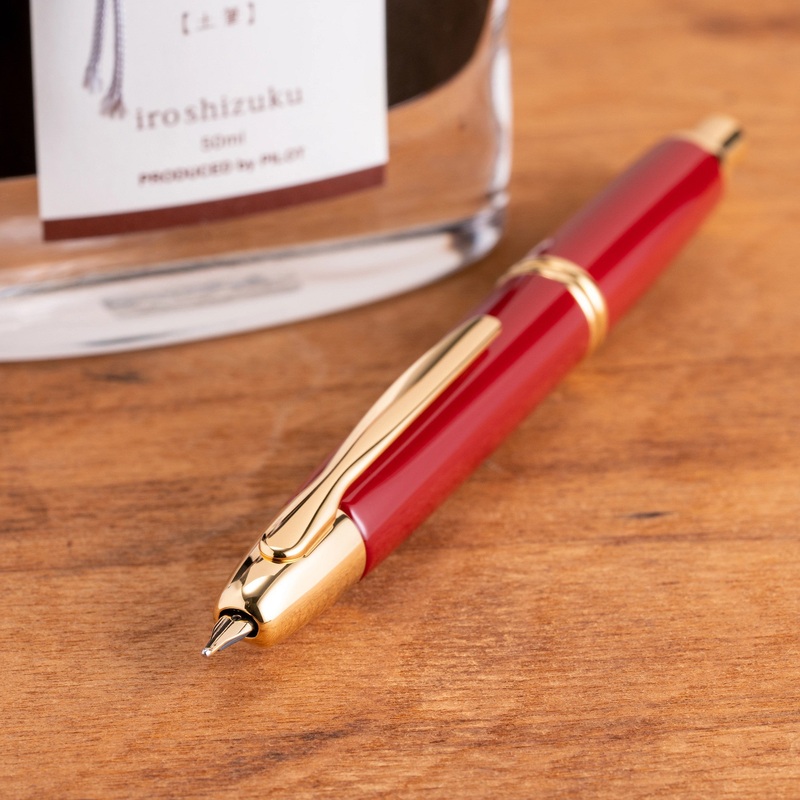 Pilot Vanishing Point Retractable Fountain Pen, Red & Gold Fine