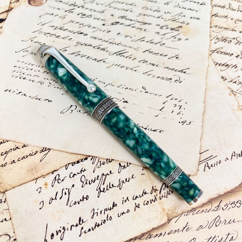 Pre-Owned Aurora Birth of Turin Fountain Pen 18K B