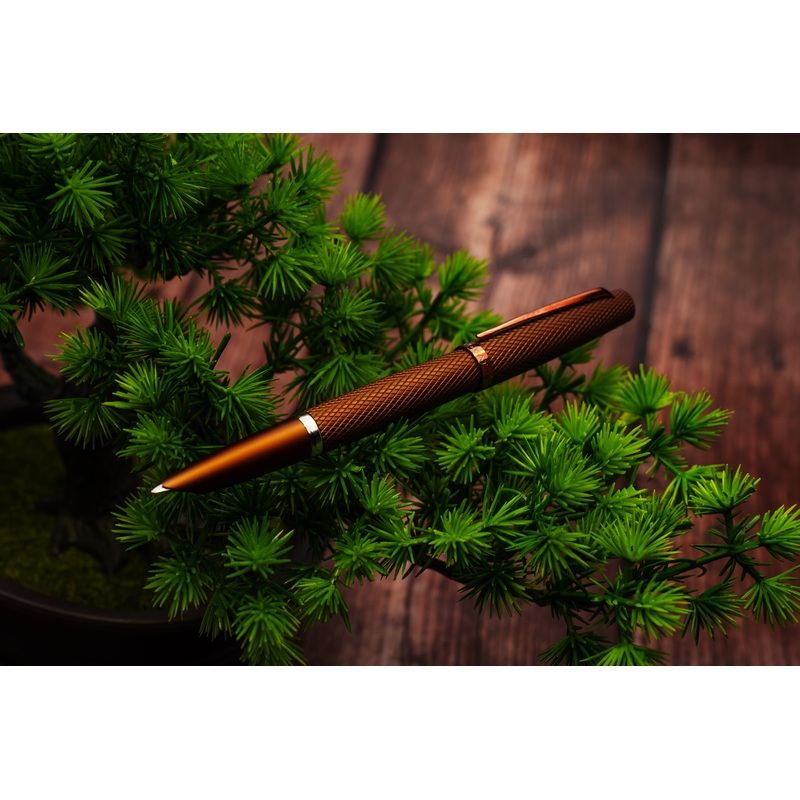 Diplomat Viper Brown Fountain Fine/Medium