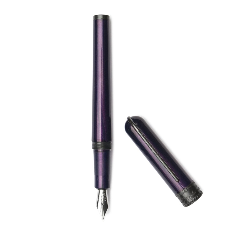 Pineider Metropolis Fountain Pen, Blue Fine