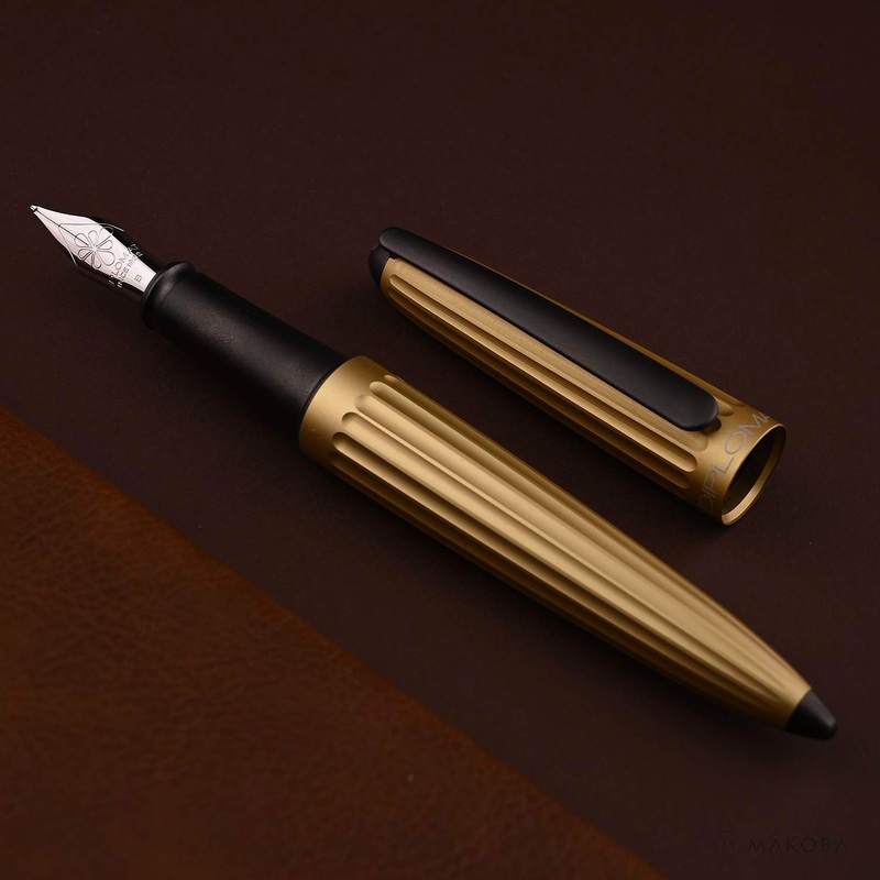Diplomat Aero 14K Gold Fountain Pen – Champagne Extra Fine