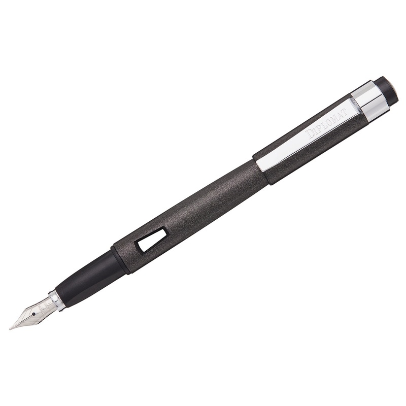 Diplomat Magnum Fountain Pen – Crow Black Extra-Fine
