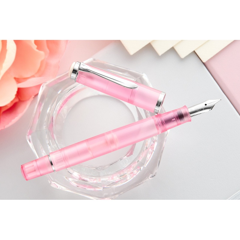 Pelikan M205 Fountain Pen – Rose Quartz (Special Edition) Extra-Fine
