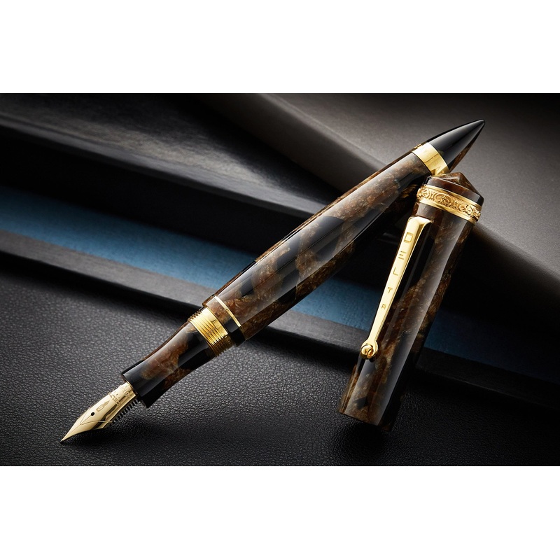 Delta 39+1 Fountain Pen (Limited Edition) 18k Extra-Fine