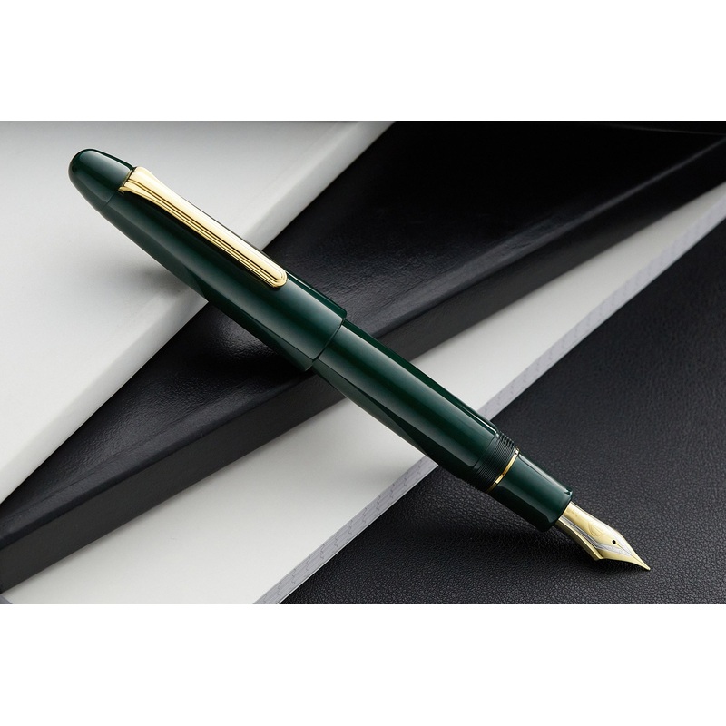 Sailor 1911 King of Pens Color Urushi Ebonite Fountain Pen – Pine Green Medium