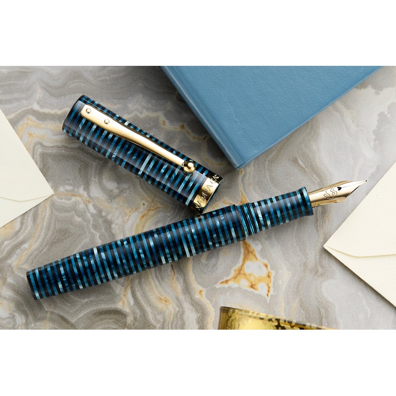Magna Carta Mag 600 Fountain Pen – Azure 14k Flex