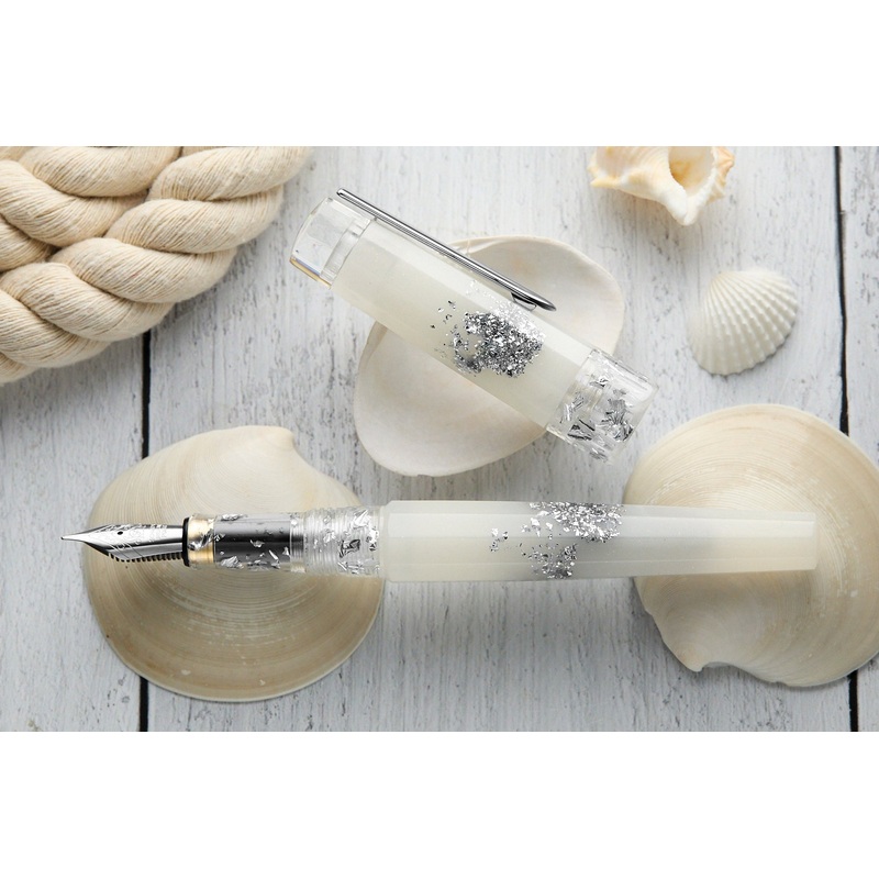 BENU Euphoria Fountain Pen – White Beach Fine